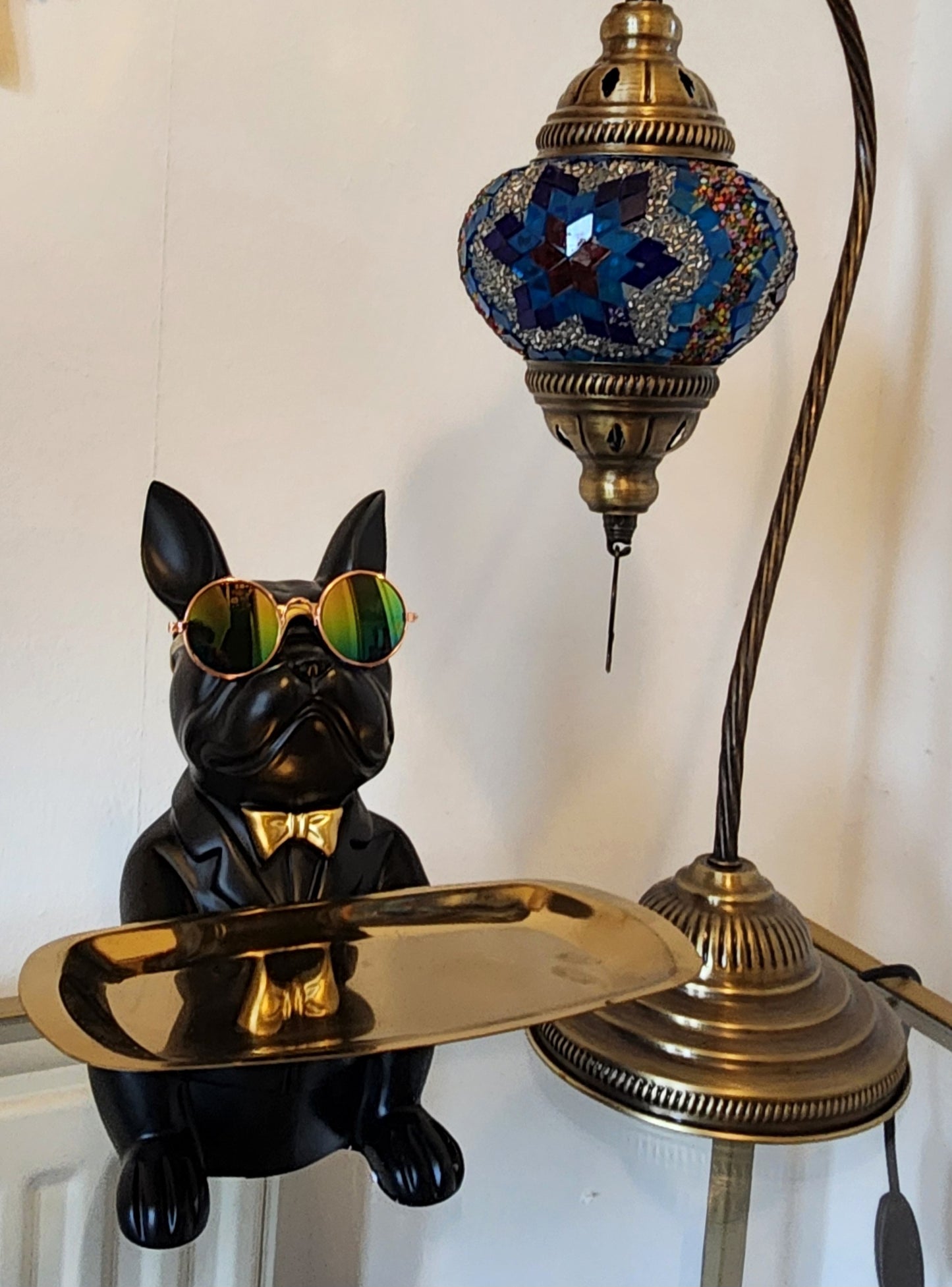 Resin Bulldog Desk Statue With Storage Tray and Cool Glasses Coin Bank Piggy Bank Storage Sculpture Table Decoration Multifunction Money Box Office Home Decor Coin Piggy Bank Storage - Black